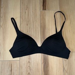 Black Victoria’s Secret T-shirt Bra